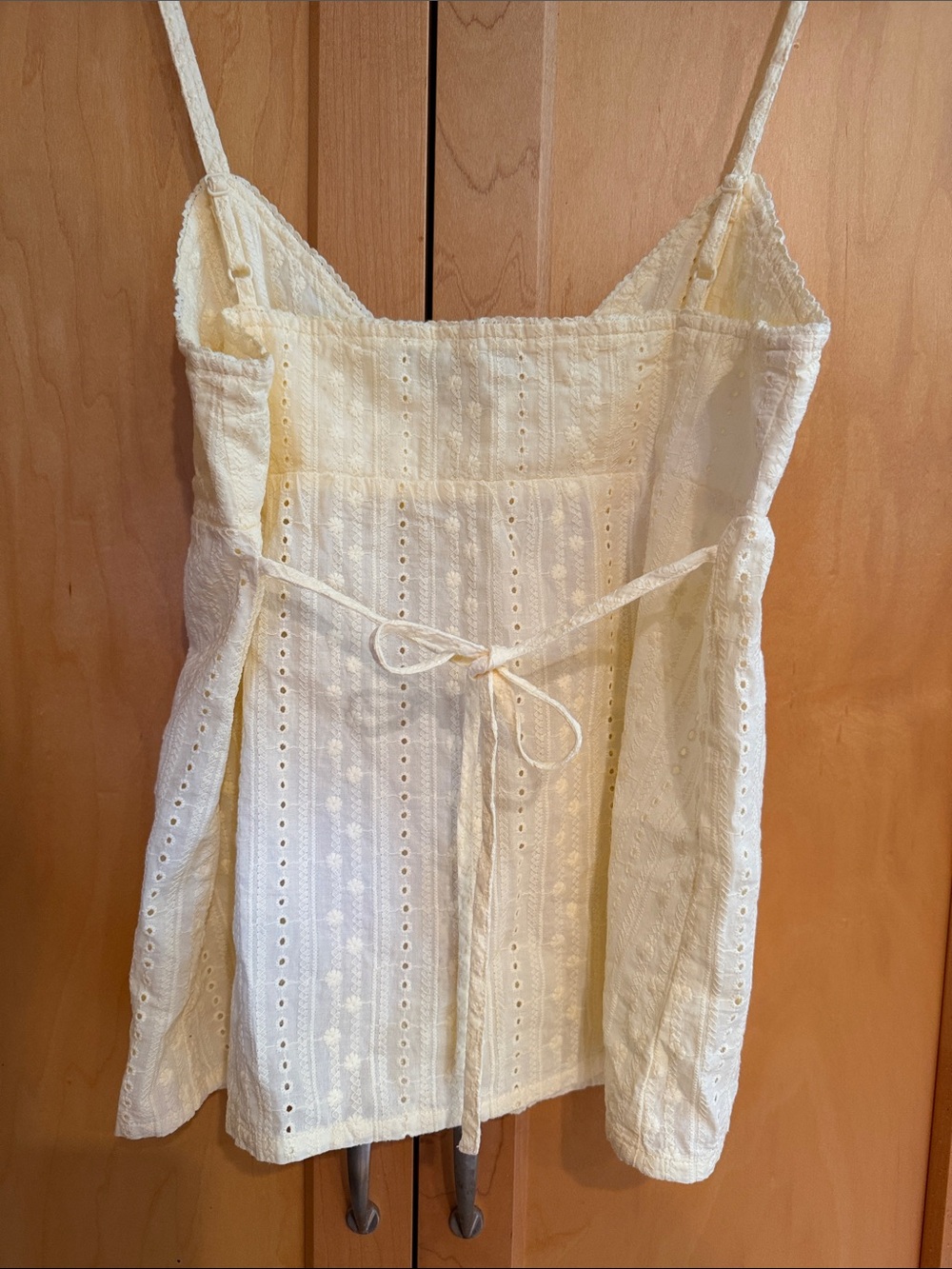 Brandy Melville ButterCream Eyelet Cami 100% Cotton Size M - Picture 6 of 6